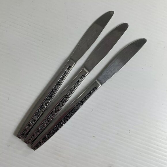 Vintage Coventry Bouquet Stainless Steel Lot of 3 Knives Flatware Japan - Picture 3 of 5